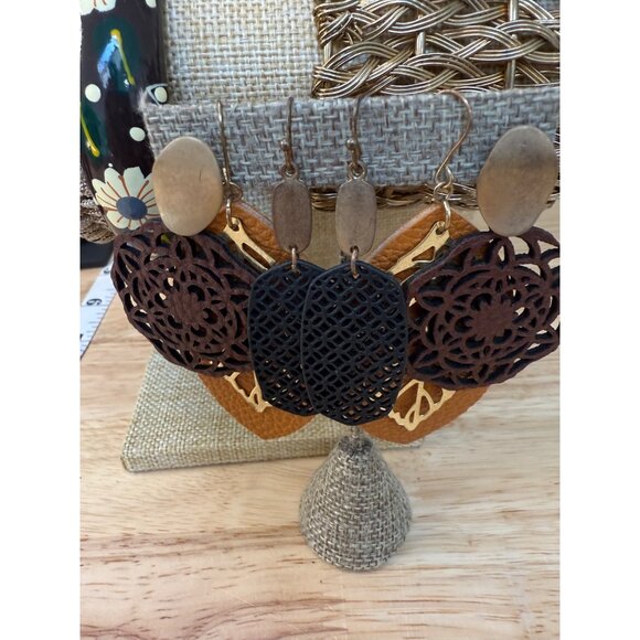 Bohemian Jewelry Lot With Necklaces Earrings & Bangles Neutral Tones Mixed Mater - Picture 13 of 13